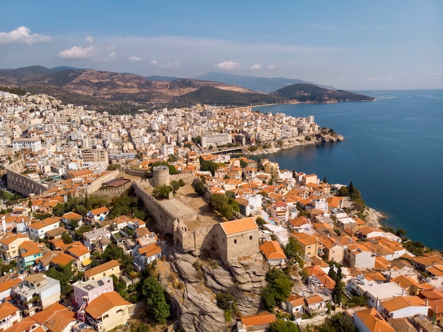 希腊买房移民买哪里好？圣托里尼和雅典比较