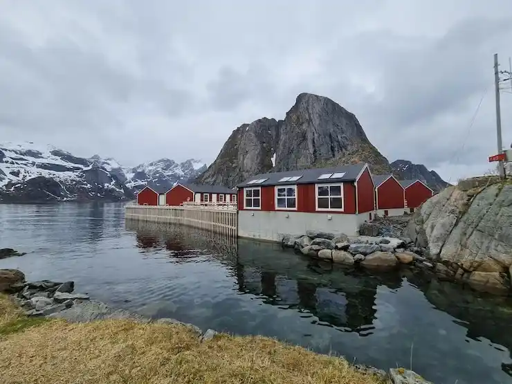 新西兰移民需要多少钱？300万纽币投资+申请费