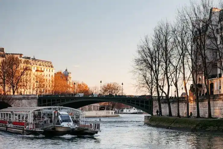 瑞士居留申请需缴纳多少申请费？主申请人与附属申请人费用有差异吗？
