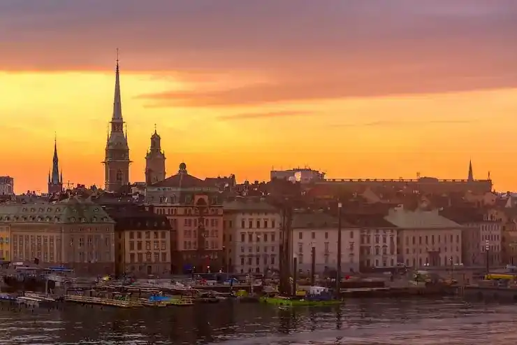 圣基茨移民可随行的家属范围包括哪些？