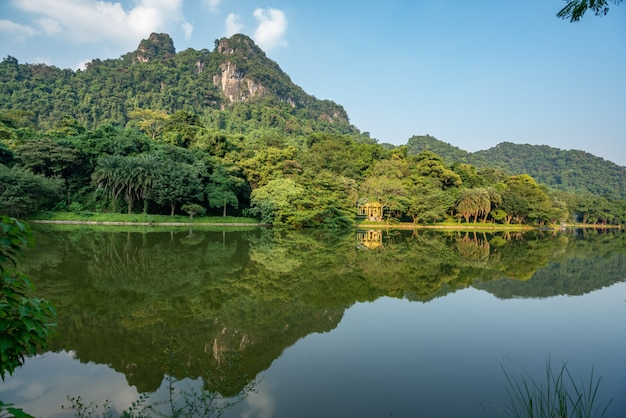 埃法特岛Efate Vanuatu移民社区分布与生活设施图解