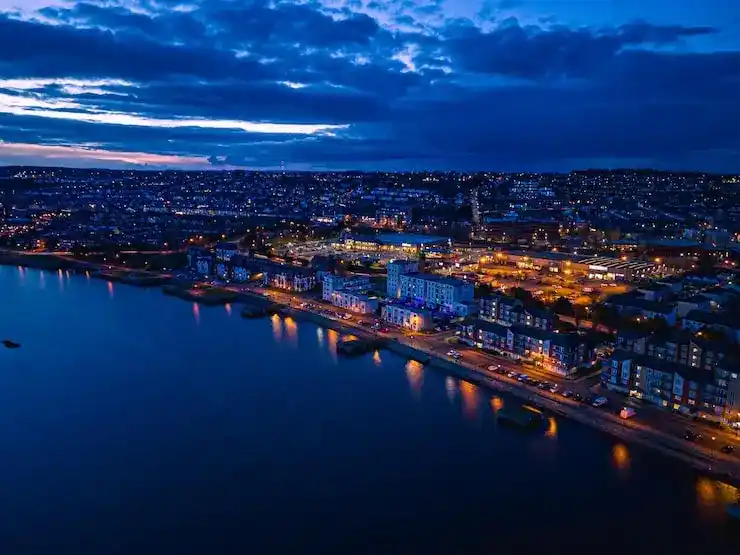 日本居留申请对办公场所有什么要求？2025年经营管理签证是否禁止住宅兼办公？