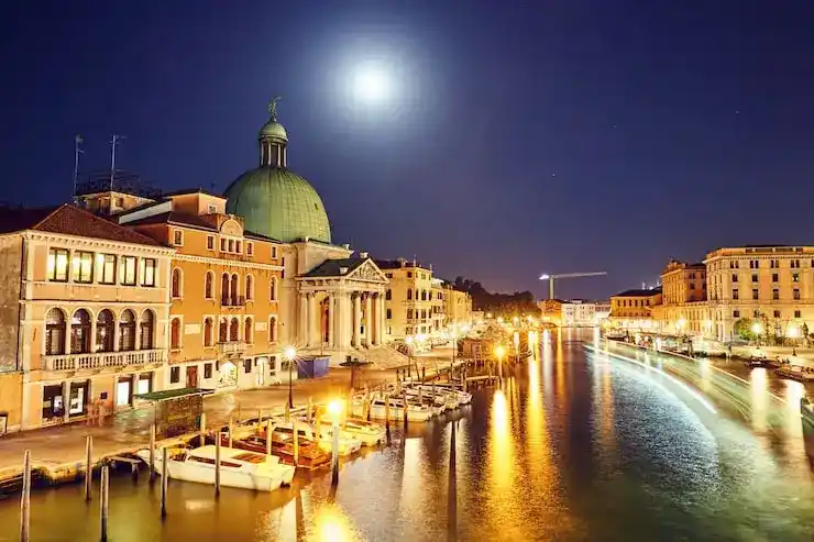 芬兰居留卡持有者可以享受哪些领事保护与协助服务？