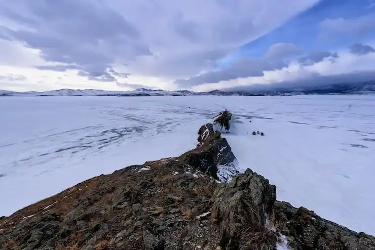 冰岛公民的子女出生在国外，能否自动获得冰岛国籍？