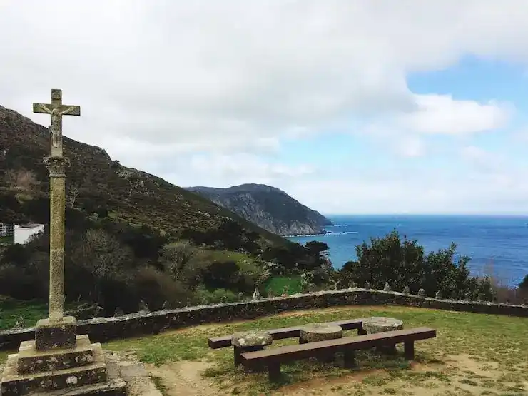 如何借助圣卢西亚移民享受英联邦医疗体系的保障？