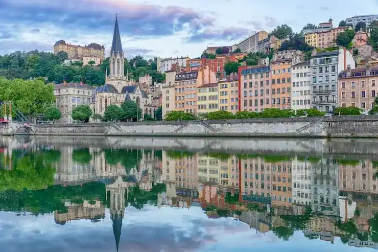 塞浦路斯永居续签条件，如何保持30万欧元房产的持有条件？