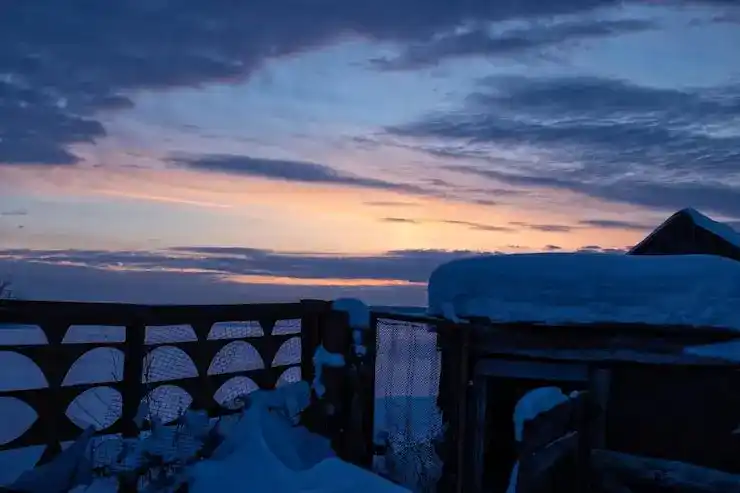 希腊绿卡能就读广州英伦外籍人员子女学校吗？