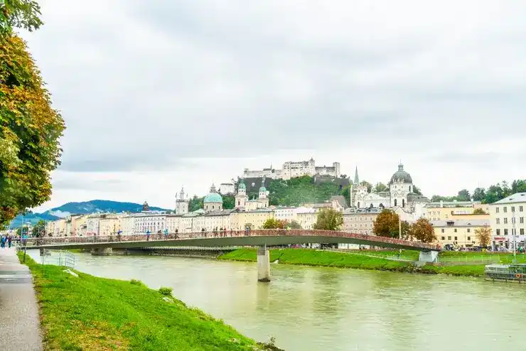 已通过其他签证在港居留，能否转申新投资移民？