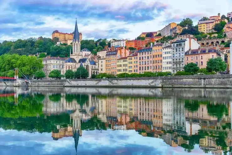 格林纳达护照2026费用：尽职调查费+居留许可费