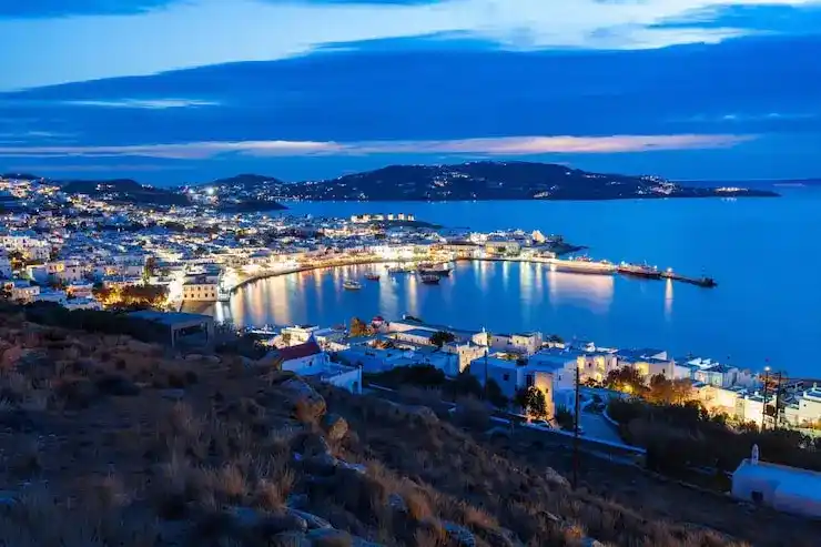 希腊移民：子女享英联邦教育体系，费用仅国内13