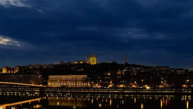 挪威移民中介的“低价宣传”可能隐藏哪些隐性成本？