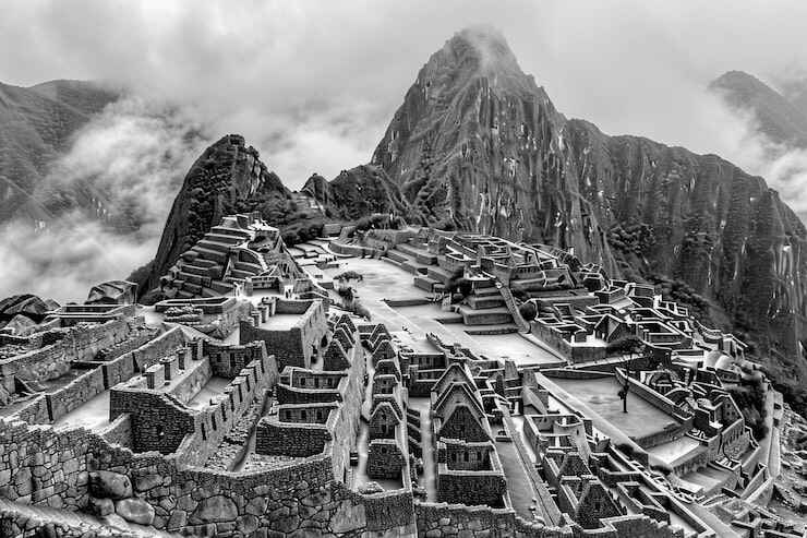 安提瓜移民家庭规划，如何在申请过程中为家人争取更高的优先权？