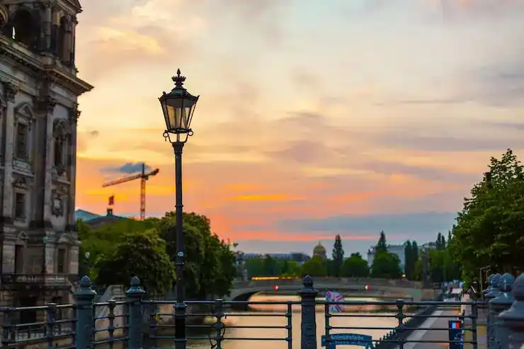 主申请人去世后，附属申请人的新西兰居留身份如何保留？