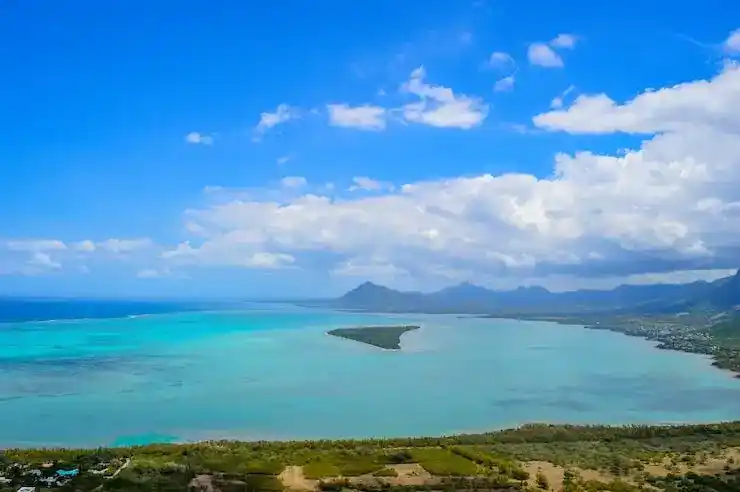 圣卢西亚投资移民小额捐赠拿税务优化身份