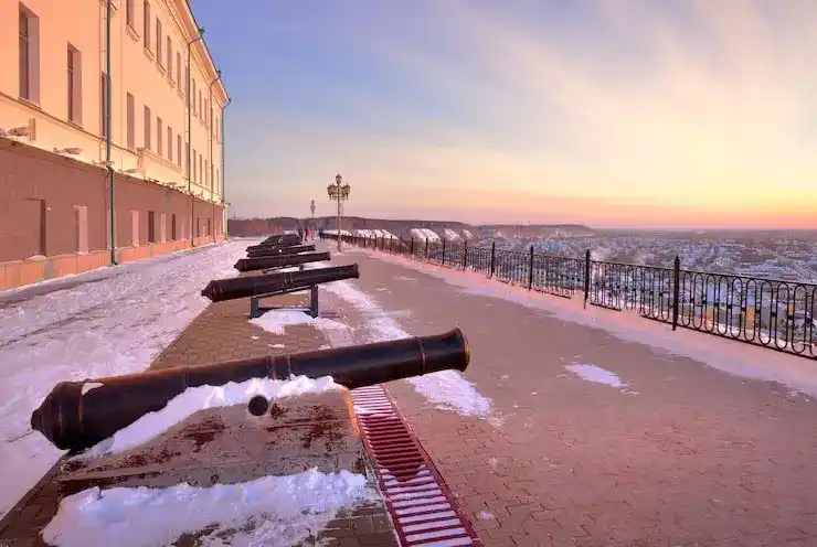 丹麦公民长期在国外居住，身份会自动失效吗？