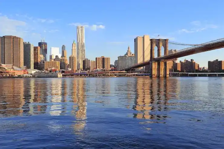 如何辨别英国移民项目的虚假宣传（如“快速入籍”“工签无需语言”）？