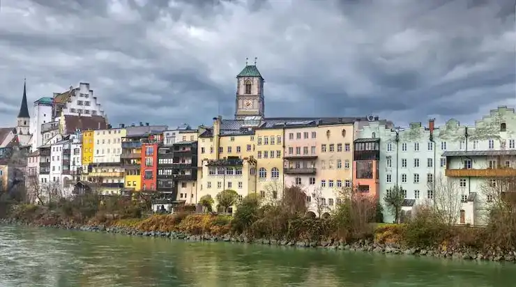 圣基茨移民律师选择资质识别避免陷阱