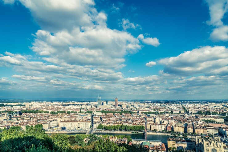 在巴拿马注册离岸公司，有个本地身份会方便很多