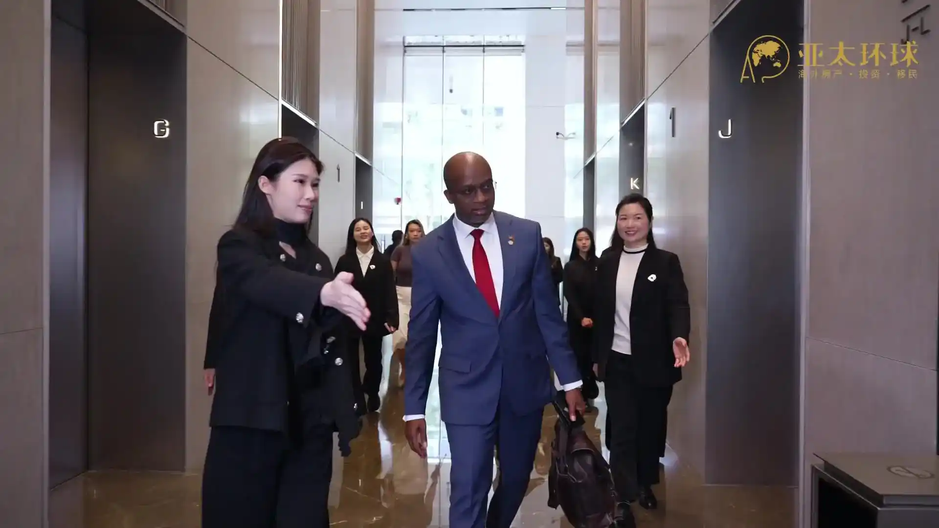 圣基茨捐款移民官方收费明细，中介服务费多少