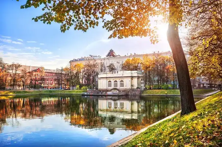 申请新加坡永久居留（PR）的主申请人需满足什么年龄要求？