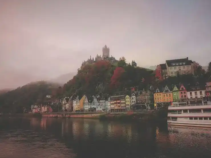 瑞典的文化习俗有哪些？移民后需要注意什么？社区融入需满足哪些要求？