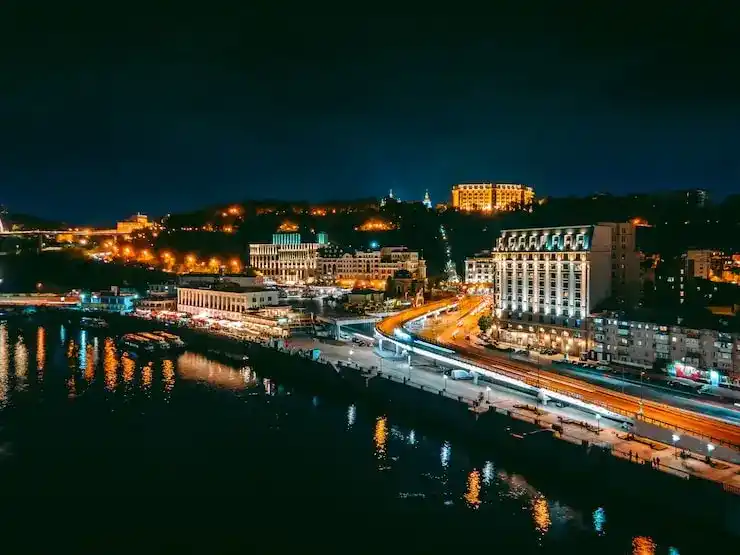 阿联酋存款移民，居留卡有效期3年，存款200万迪拉姆无居住要求