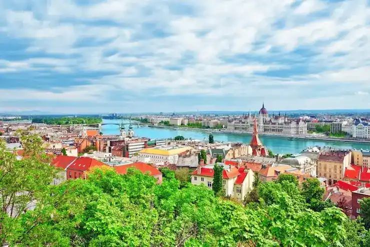 2026年希腊移民政策深度解析：三轨并行下的机遇与风险