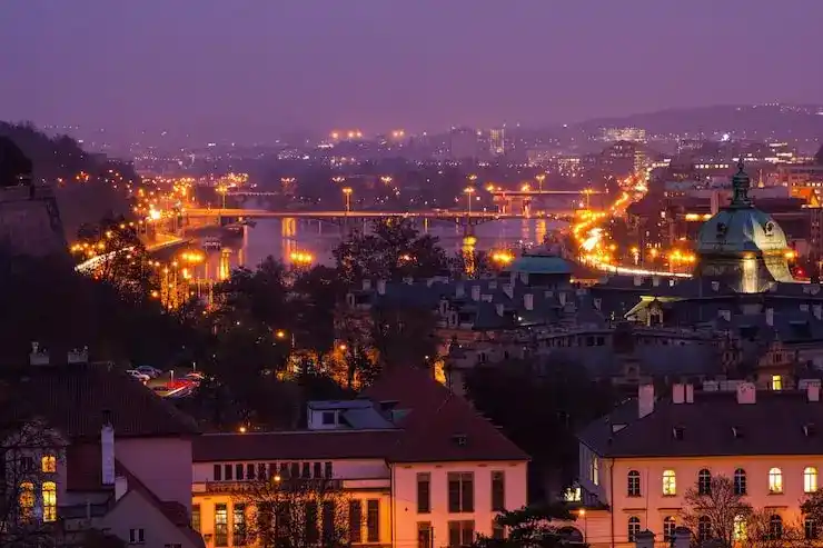 申请材料提交后，英国内政部会进行实地核查（如住址、收入）吗？