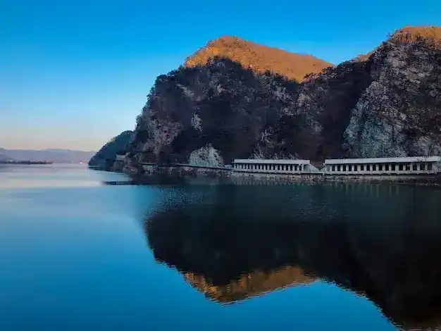 美国移民费用构成：投资金额+中介服务费+翻译公证费