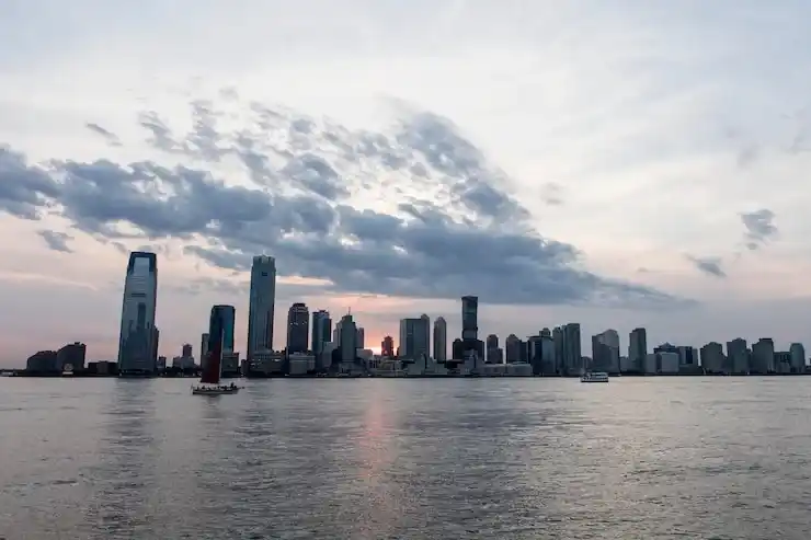 香港優秀人才入境計劃条件与流程详解