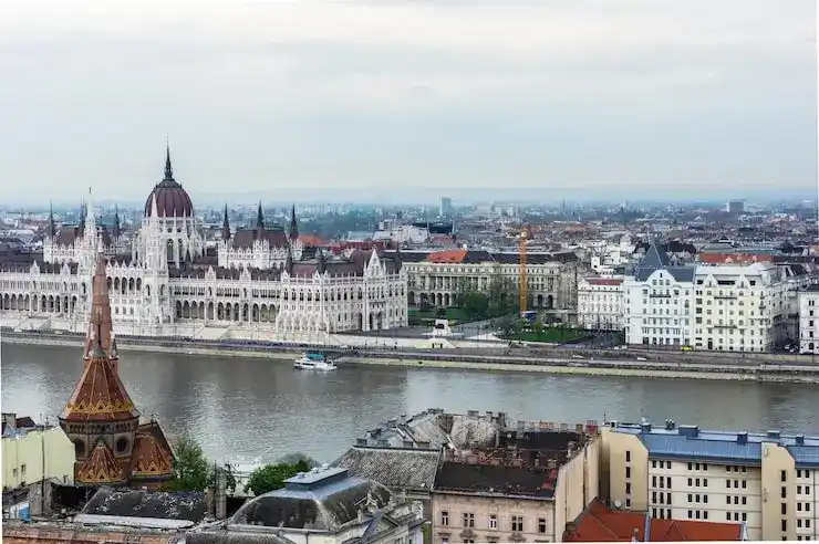 罗马尼亚2025年投资移民政策调整后，已递交但未获批的申请会受影响吗？