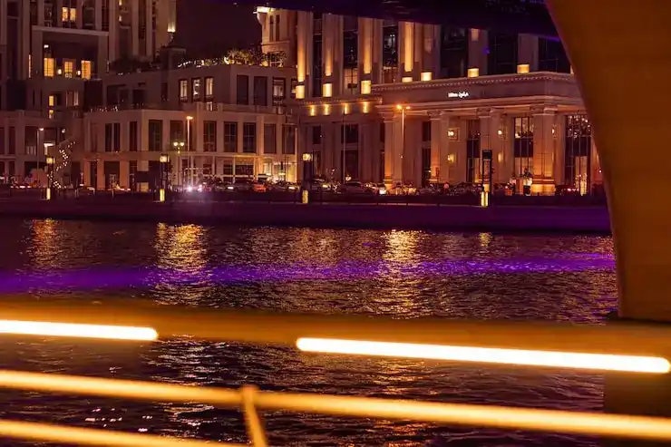 高才通持有人的配偶转永居，需单独满足居住要求吗？