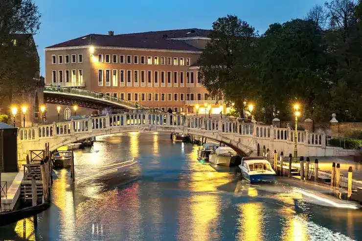 美国EB-5条件绿卡的续签需提供无犯罪记录证明吗？