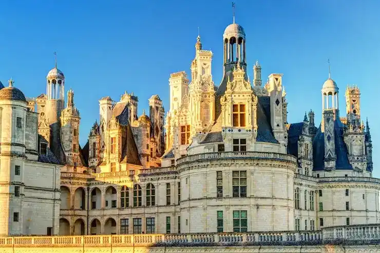 投资资金能否用于购买香港住宅物业？