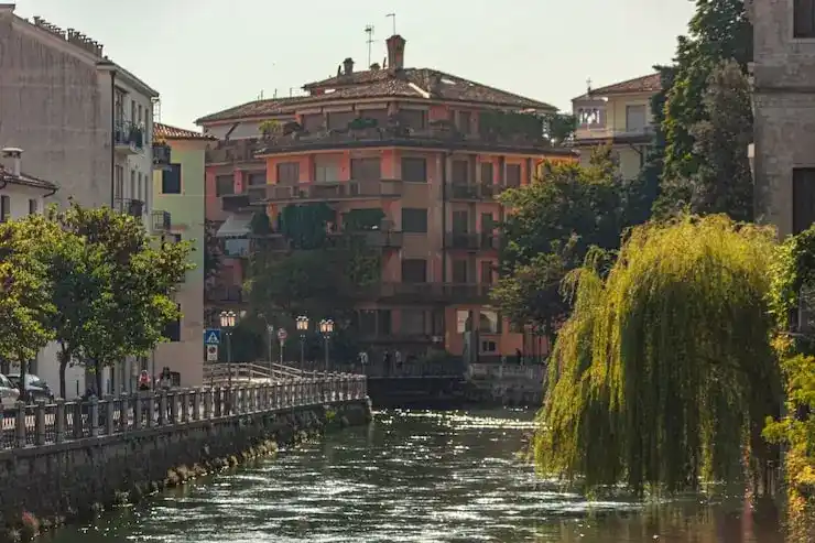 更换冰岛居留卡需要提供什么材料？审批周期是多久？