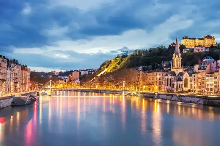 多米尼克房产投资如何辨别官方批准的合规项目？避免诈骗？