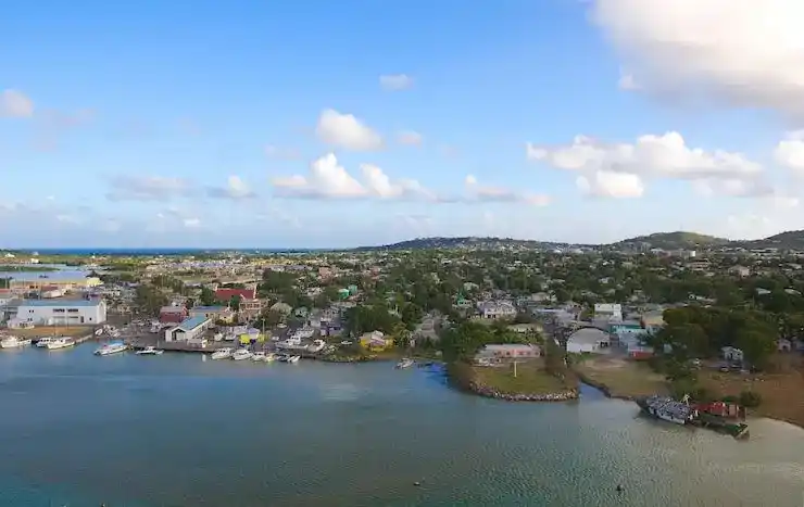 安提瓜移民的5天居住要求，是每年5天还是五年累计5天？