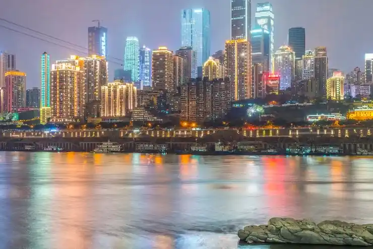 中国香港身份是否需要实际居住？不想移居能办吗