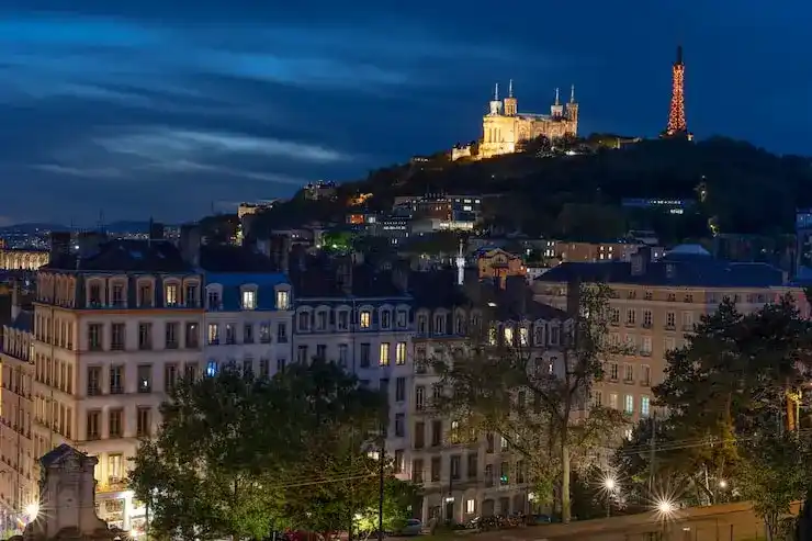 亲属赠与的资金能否用于满足罗马尼亚创业居留的资金要求？需提供什么证明？