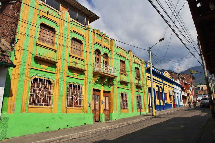 安提瓜捐款移民的税务优势，如何通过慈善捐赠实现税务减免？