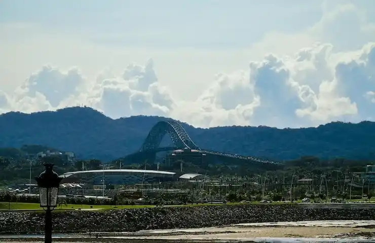 把瓦努阿图当作“第二家园”，既能度假，也能为养老做准备