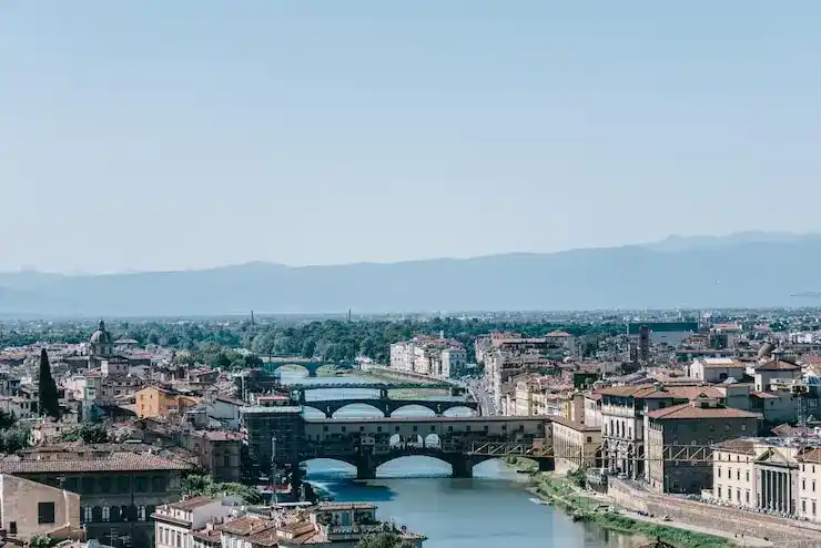 格林纳达单人捐款23.5万美元，一家四口总费用多少