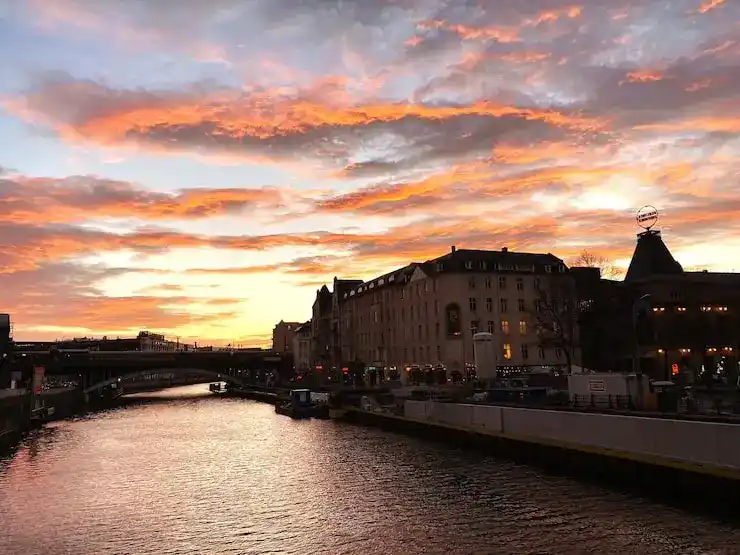 土耳其2026年移民政策如何确保申请人契合最新税务规定？