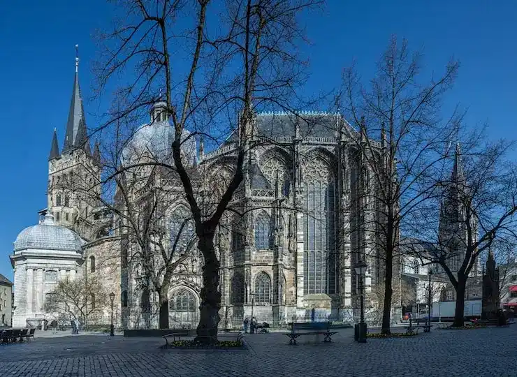 匈牙利存款移民，永居卡有效期3年，存款15万欧元无移民监