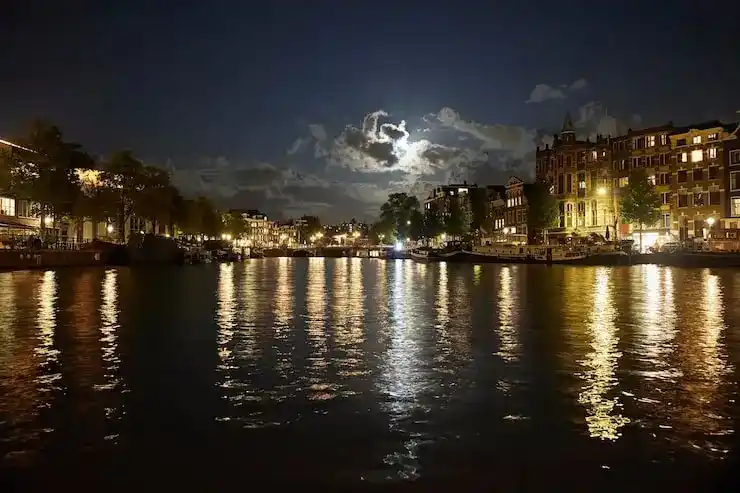 欧洲移民中介的费用结构应该注意哪些细节？