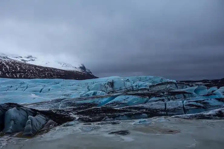 主申请人放弃冰岛居留身份后，附属申请人的身份会受影响吗？