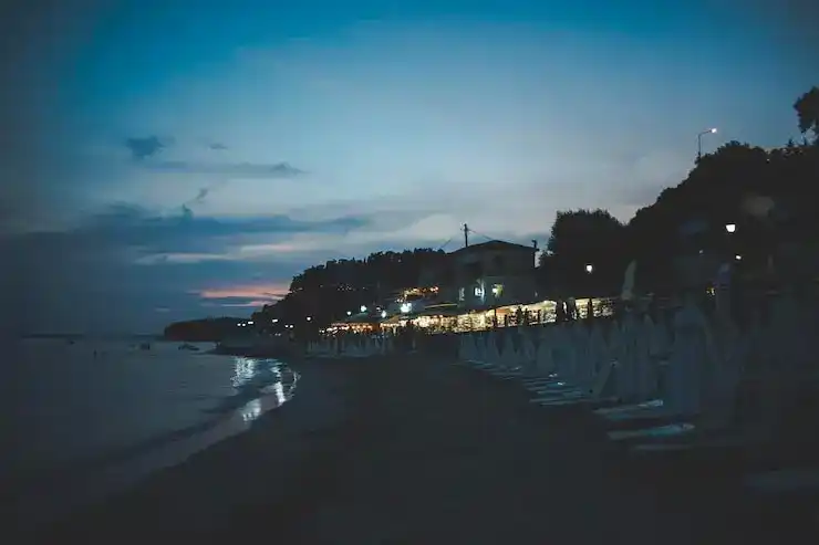 教育+身份双收获：希腊购房移民成家庭规划热门