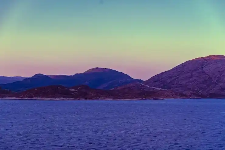 美国十年绿卡到期了，必须选国籍吗？