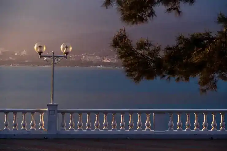 希腊移民申请条件：年满18岁，无犯罪记录，25万欧购房即可