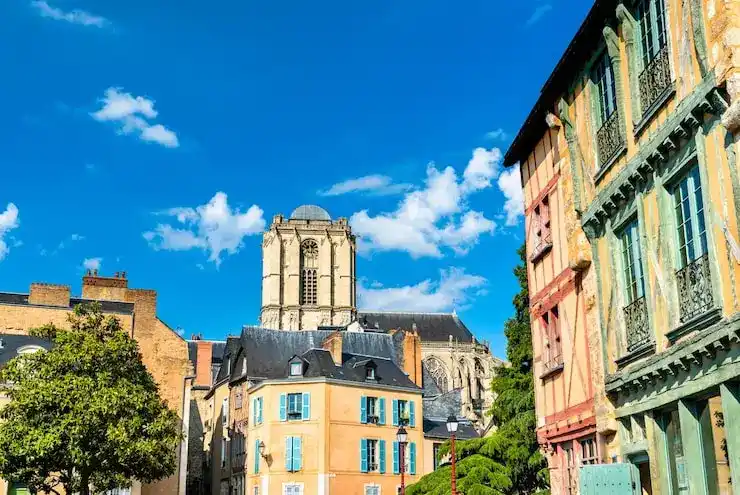 如何确保罗马尼亚移民申请材料的真实性？避免被移民局核查驳回？